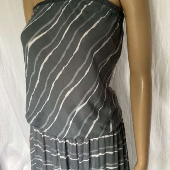 Cool change grey striped sleeveless maxi dress ML - Picture 2 of 6
